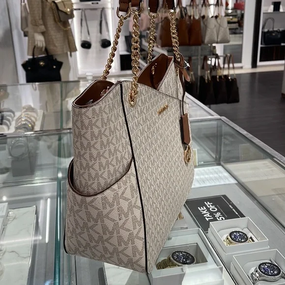 Michael Kors Jet Set Travel Large Chained Tote Shoulder Bag MK Vanilla - Picture 4 of 16